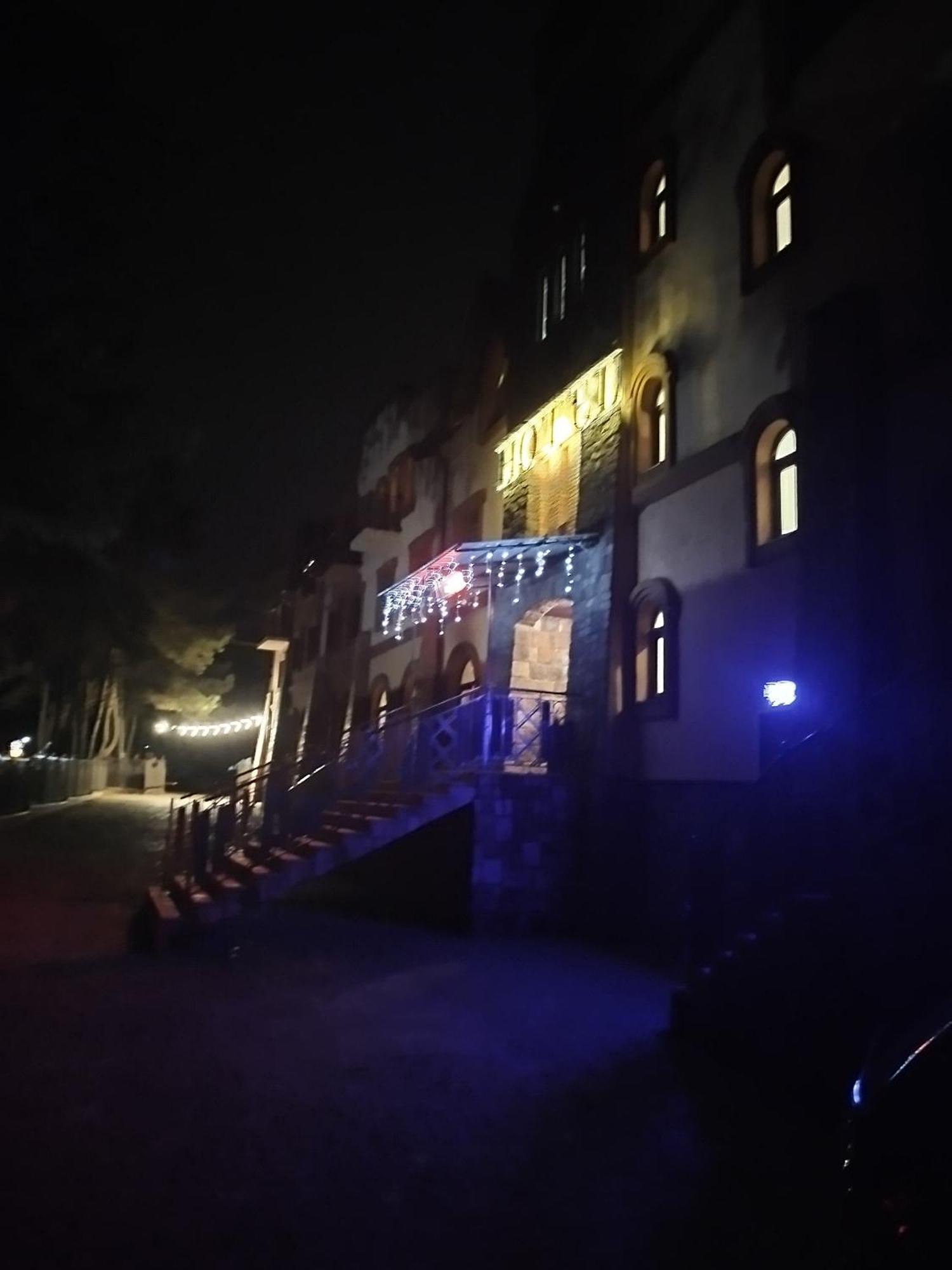 Sparta Novojaworivsk Спарта Новояворівськ Steni Extérieur photo